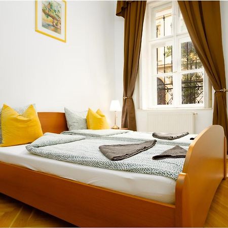 Emerald Suite With Free Parking Boedapest Buitenkant foto