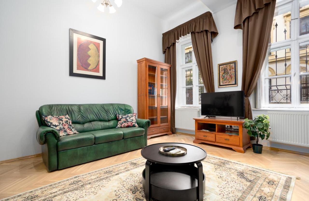 Emerald Suite With Free Parking Boedapest Buitenkant foto