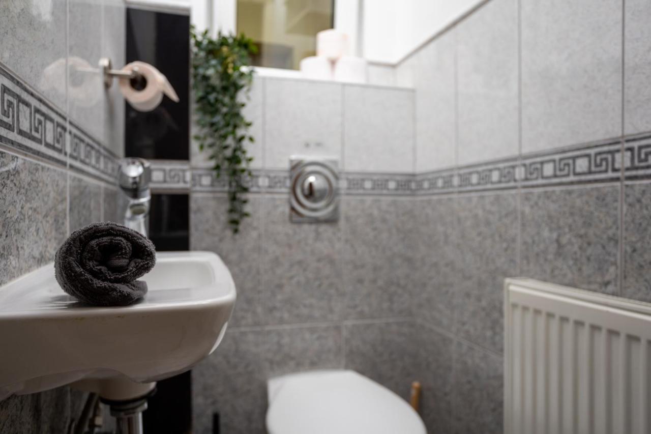 Emerald Suite With Free Parking Boedapest Buitenkant foto